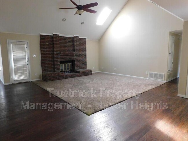 Building Photo - 505 Sun Meadows Dr