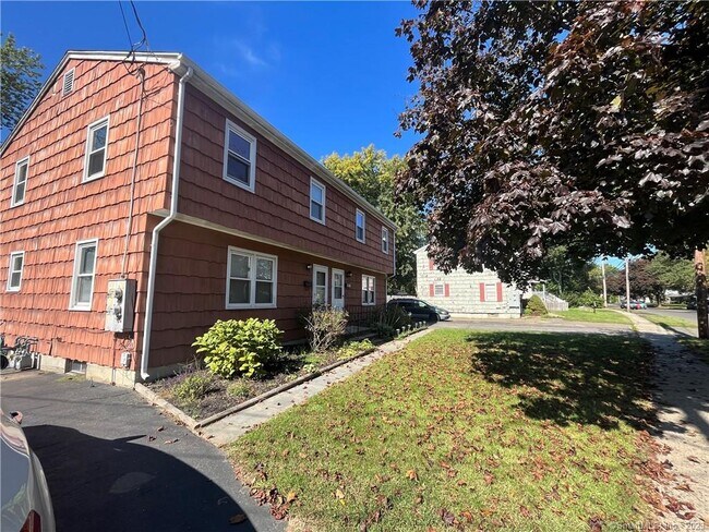 Building Photo - 347 Woodend Rd