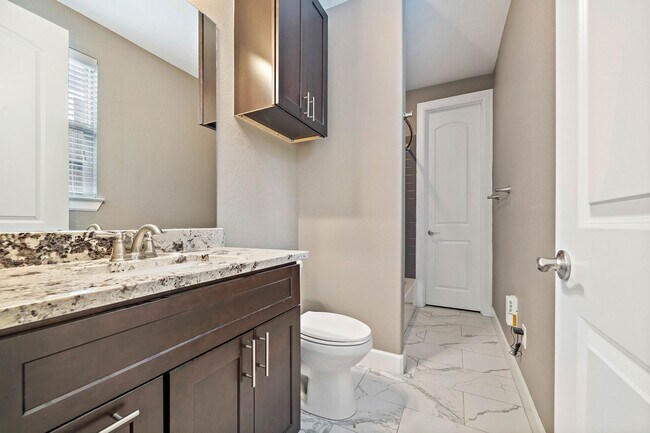 Foto del edificio - 612 W 28th St