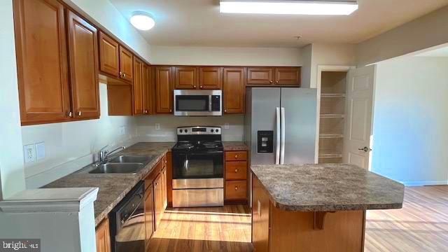 Foto del edificio - 7063 Oak Grove Way