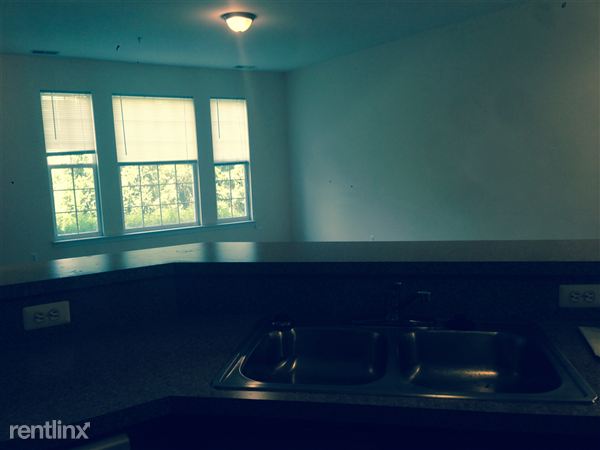 Building Photo - 23928 Northstone Village Dr