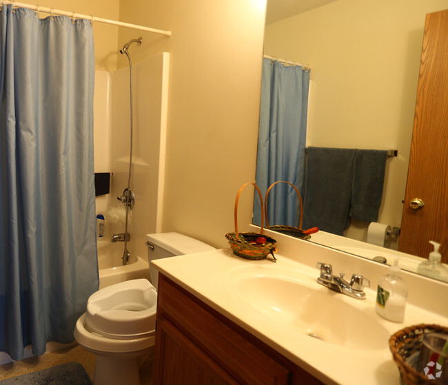 Bathroom - Cambridge Square Apartments