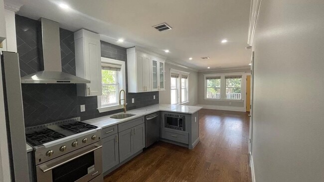 Building Photo - 40 Grant St