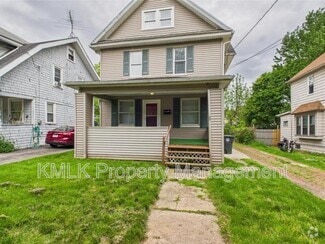 Building Photo - 84 E Mapledale Ave