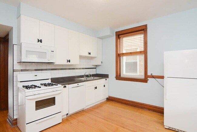 Foto del edificio - 3511 N Western Ave