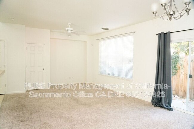 Foto del edificio - 4354 Mt Kisco Way