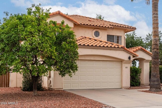 Building Photo - Waterfront 3/2.5 Chandler home for immedia...
