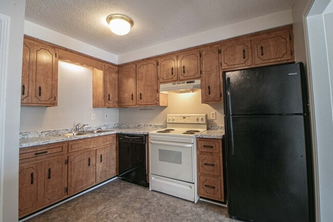 Building Photo - 3055 Woody Ln