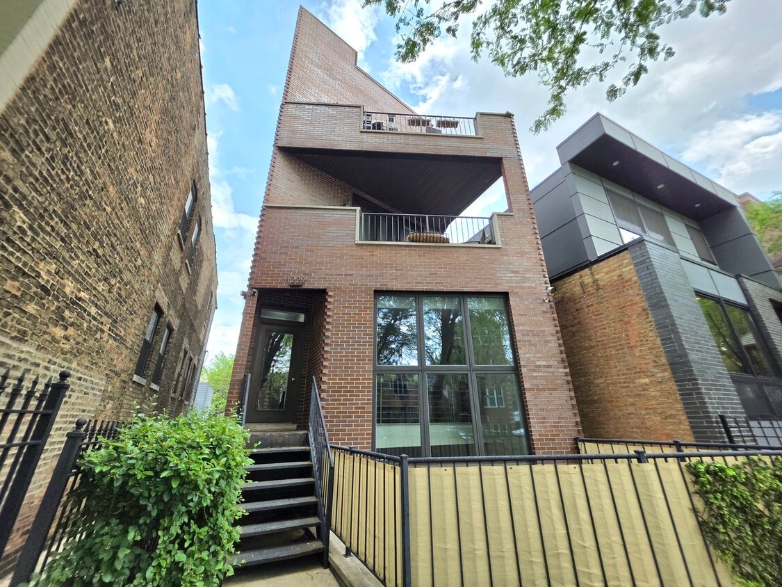 Primary Photo - 1229 N Campbell Ave