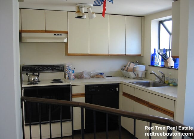 Building Photo - 29 Brainerd Rd