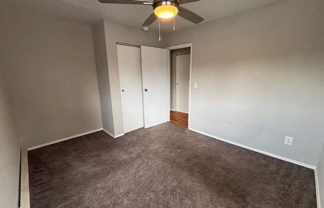 Interior Photo - Lowell 558