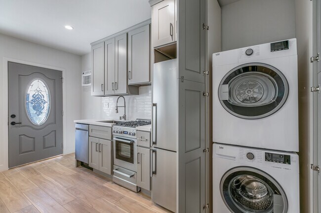 Foto del edificio - 2343 Miramar St