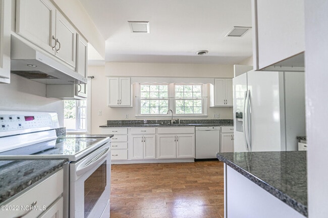 Foto del edificio - 1 Beryl Cir