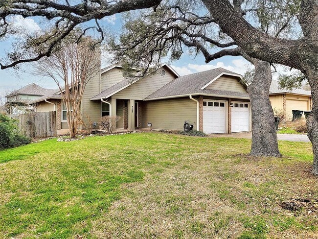 Foto del edificio - 6703 Luckenbach Ln