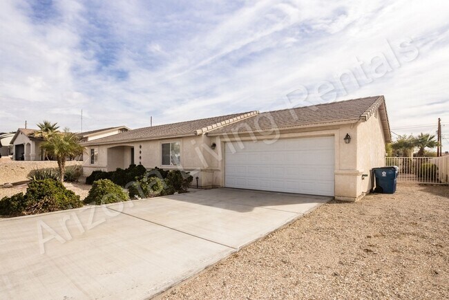 Building Photo - NORTHSIDE POOL HOME