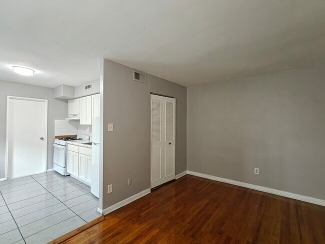 Foto del edificio - 7108 Oxford Ave