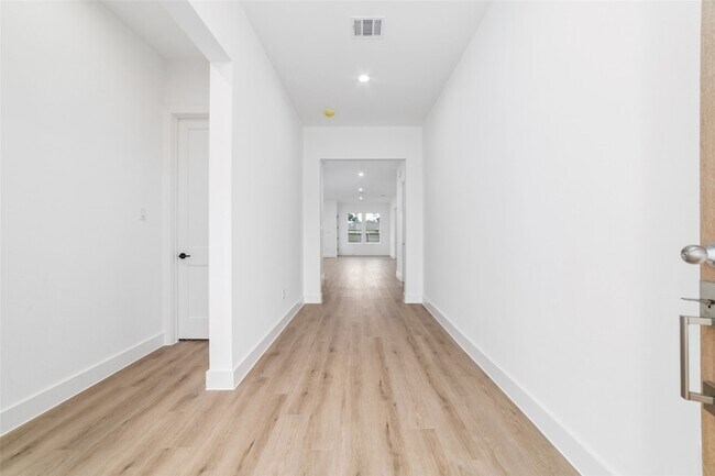 Foto del edificio - 8106 Talton St