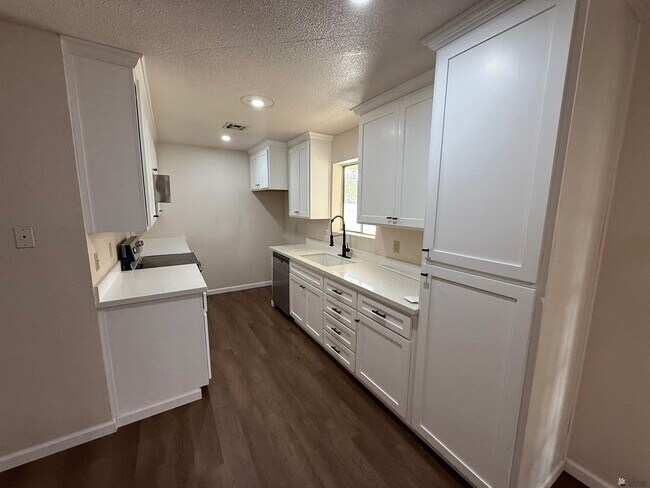 Foto del edificio - 4590 W 19th Pl