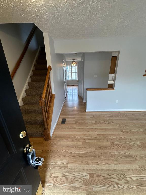 Primary Photo - 104 Peridot Pl