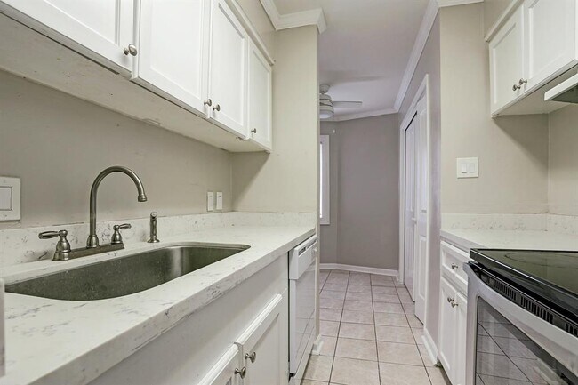 Foto del edificio - 1518 Wirt Rd