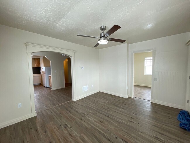 Foto del edificio - Country Living in Culver - 2 Bedroom / 1 Bath Home