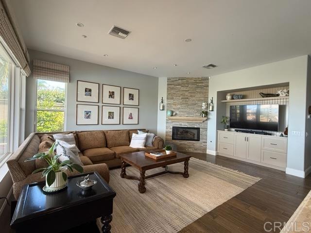 Foto del edificio - 542 Hidden Ridge Ct