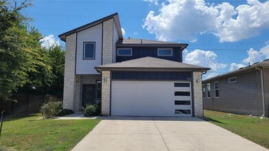 Building Photo - 3121 Armidale Dr