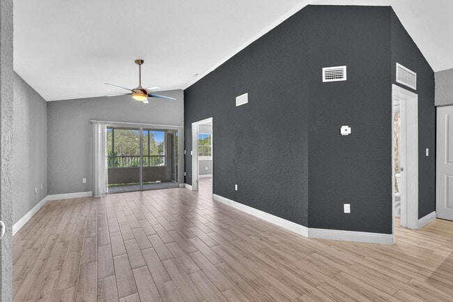 Foto del edificio - 2803 N Oakland Forest Dr