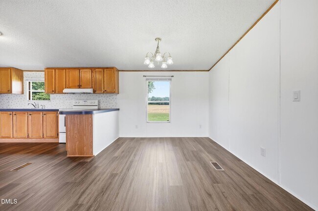 Foto del edificio - 1385 Live Oak Rd