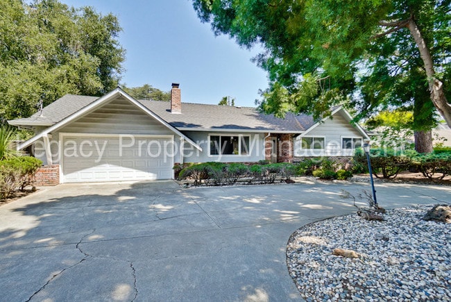 Building Photo - 381 Hawthorne Ave