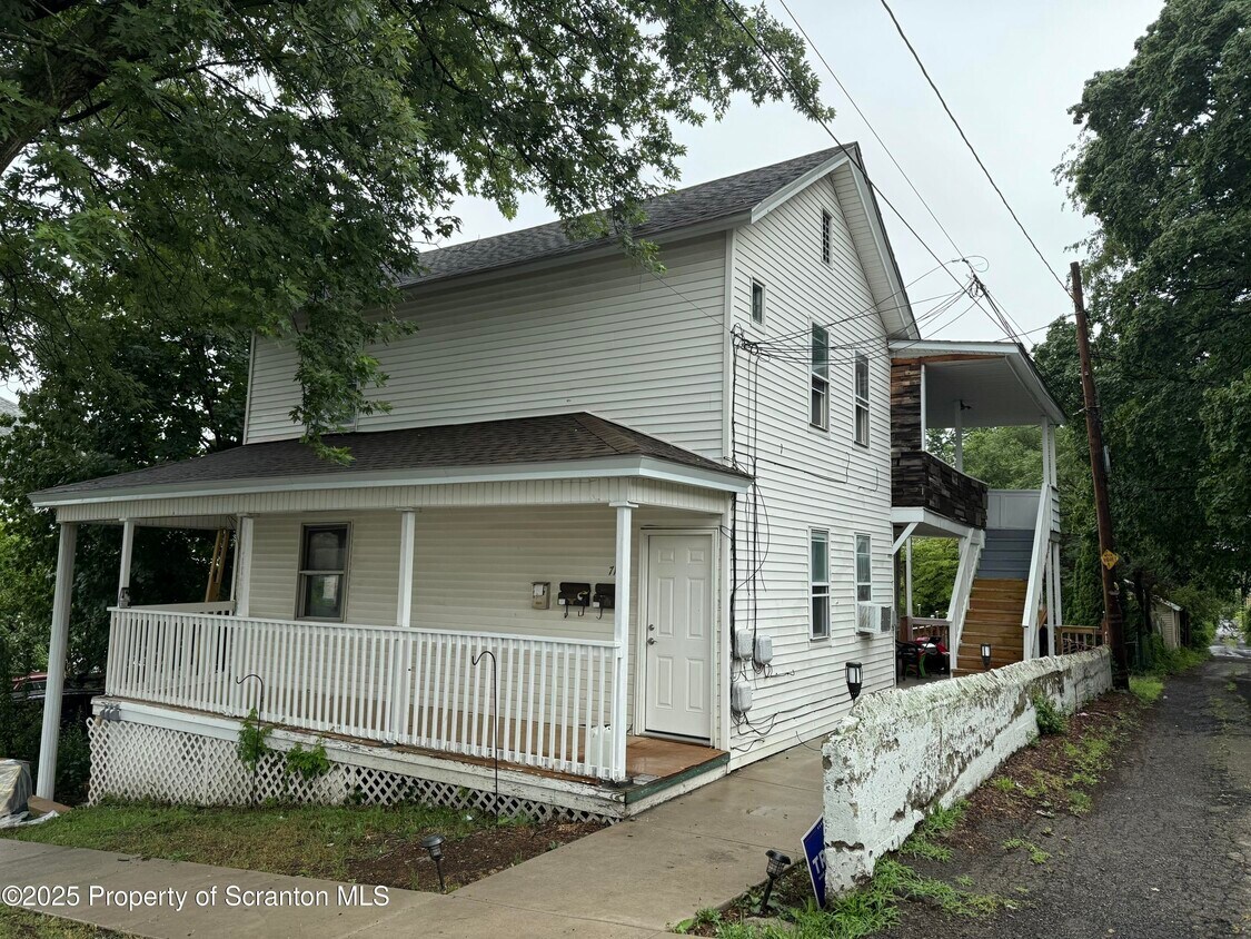 Foto principal - 713 Cherry St
