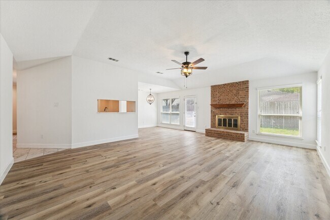 Foto del edificio - 16710 Barkentine Ln