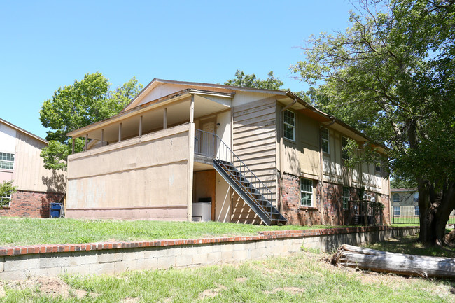 Building - Falls Creek Apartments