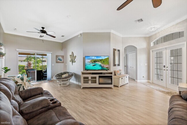 Building Photo - 4 br, 2 bath House - 201 Southwest 35th St...