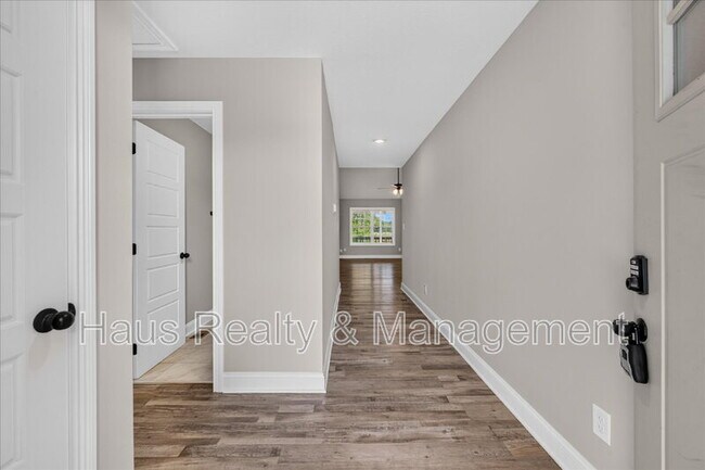 Foto del edificio - 1280 Cardinal Creek Dr