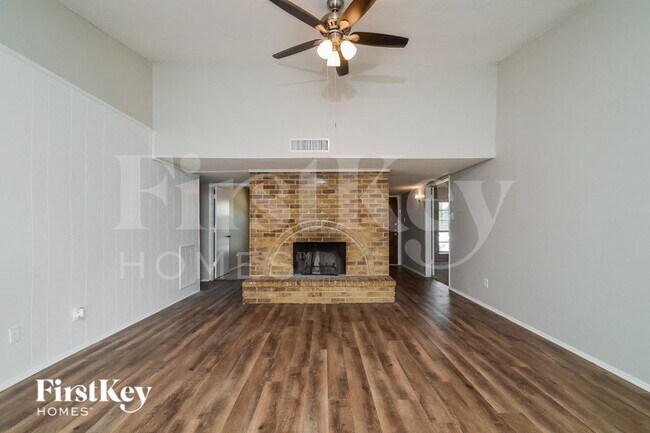 Foto del edificio - 5702 Magnolia Ln