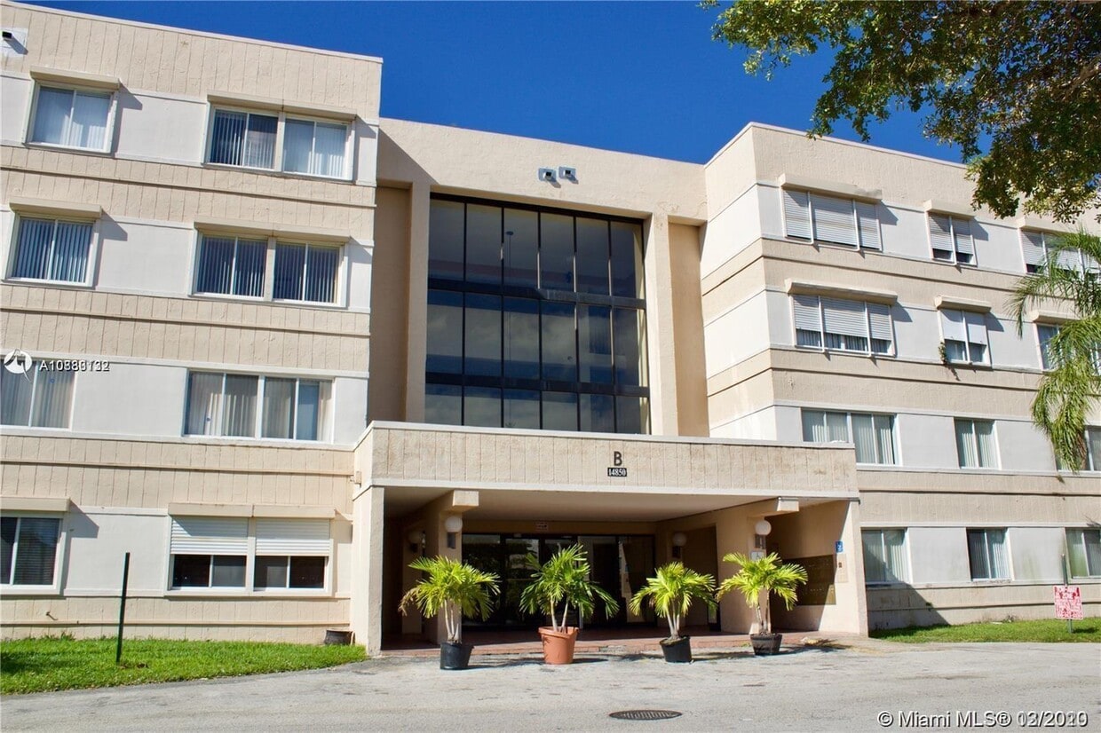 Primary Photo - 14850 Naranja Lakes Blvd