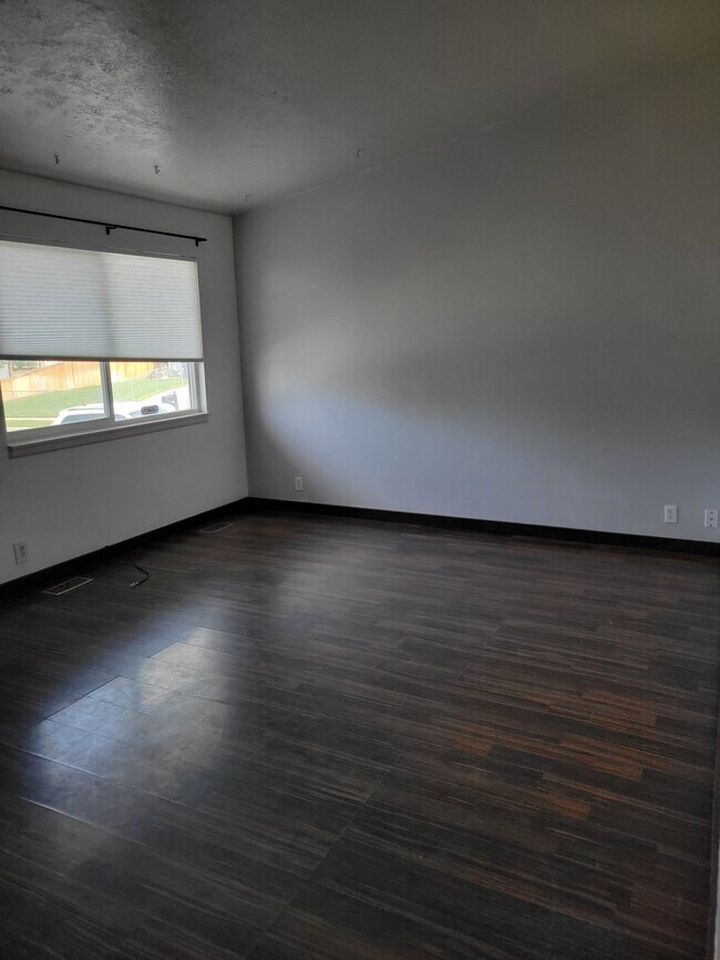 Building Photo - 8095 Twain Cir