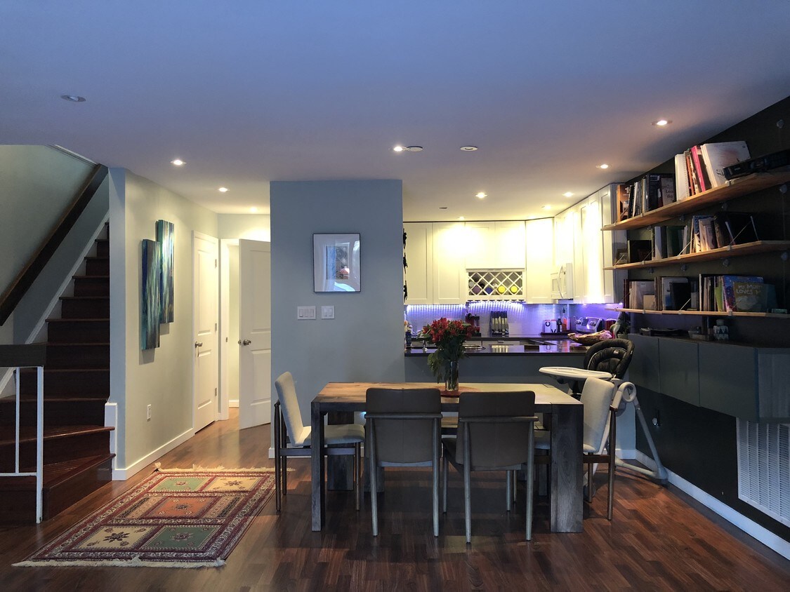 Foto del edificio - 3133 Hawthorne Dr NE
