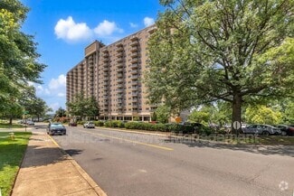 Building Photo - 1225 Martha Custis Dr