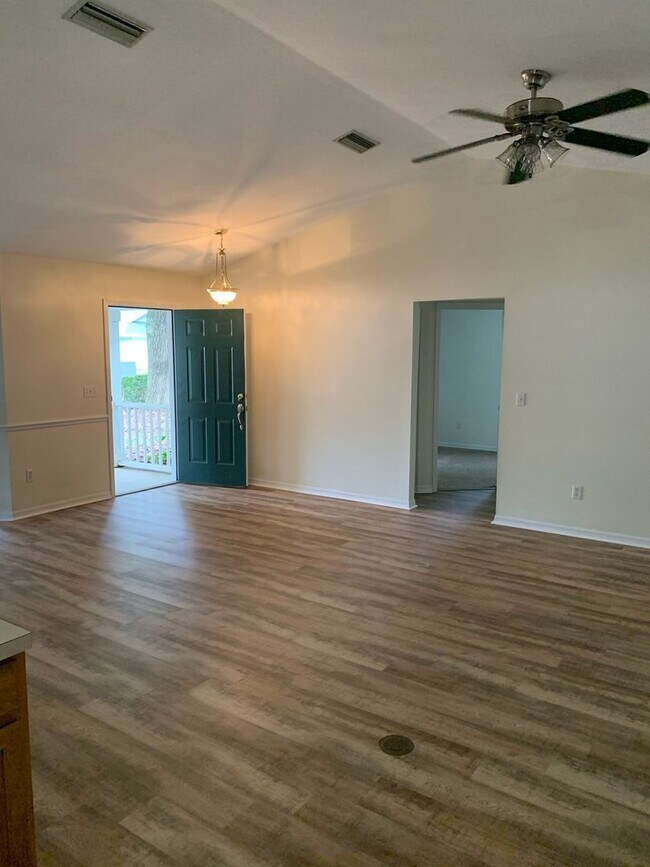 Foto del edificio - Great 3 bedroom 2 bath home in Mentone