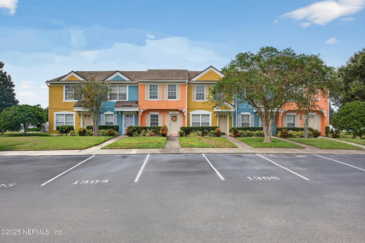 Foto principal - 12311 Kensington Lakes Dr