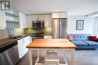 Building Photo - 525 Adelaide St W