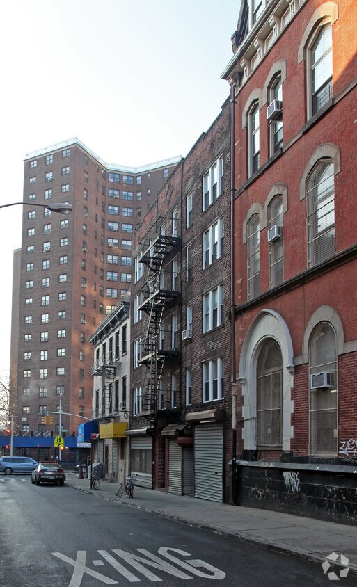 3133 James St, New York, NY 10038 Apartments in New York, NY