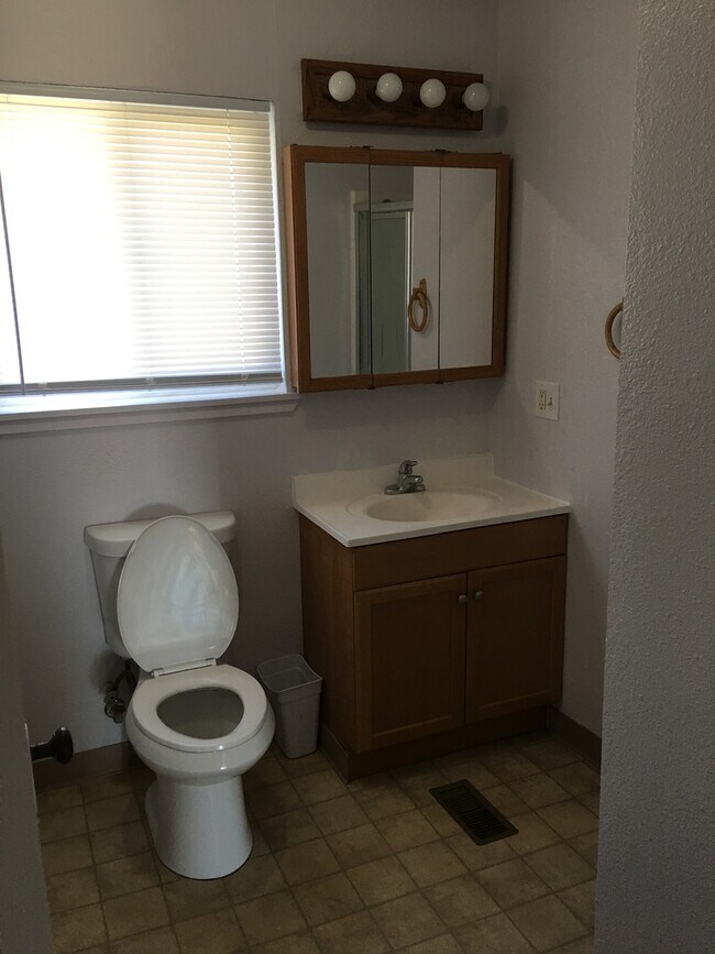 Foto del edificio - 3 BD 2 BA Home in Yuba City - Available Now!