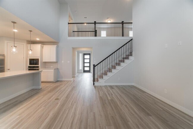 Foto del edificio - 155 Renodes Garden Ln