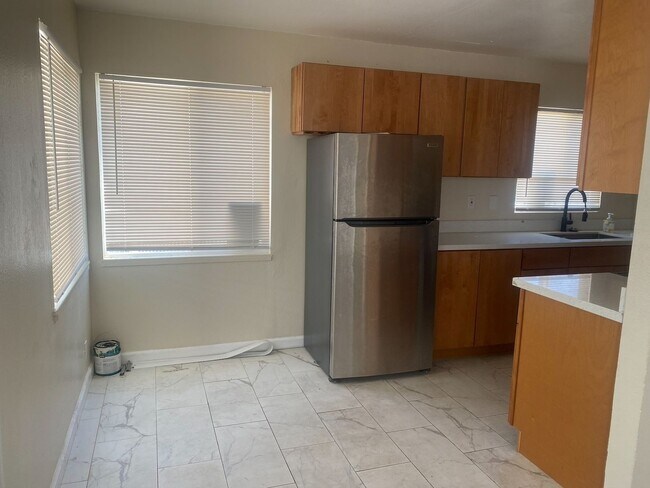 Building Photo - 1 Bedroom 1  Bathroom unit available in Tr...