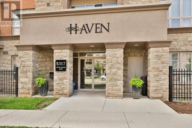 Photo du bâtiment - 5317 Upper Middle Rd
