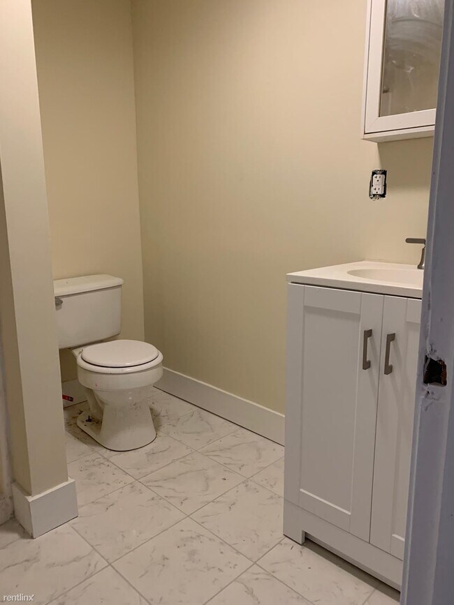 Foto del edificio - 5 br, 2 bath  - 920 Whalley Ave