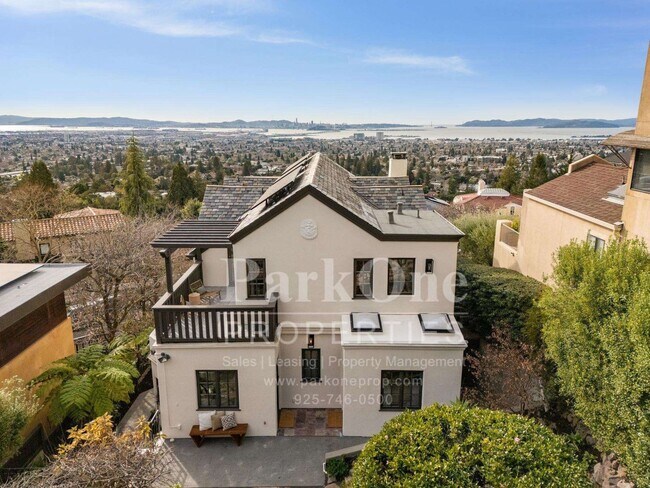 Building Photo - Stunning Grand European-Style Home with Panoramic Bay Views